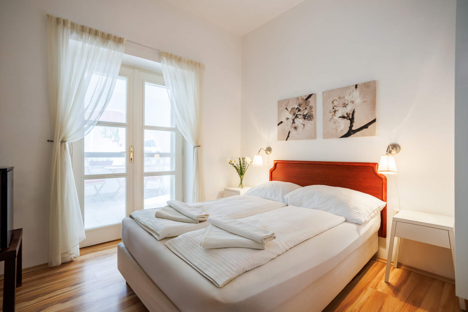 kilátás az udvarra